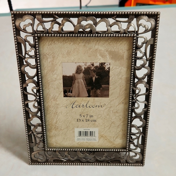 Pewter heart picture frame - Picture 1 of 4